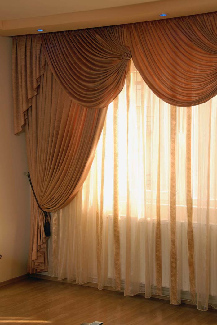 Perdele și draperii pentru livinguri și sufragerii 12