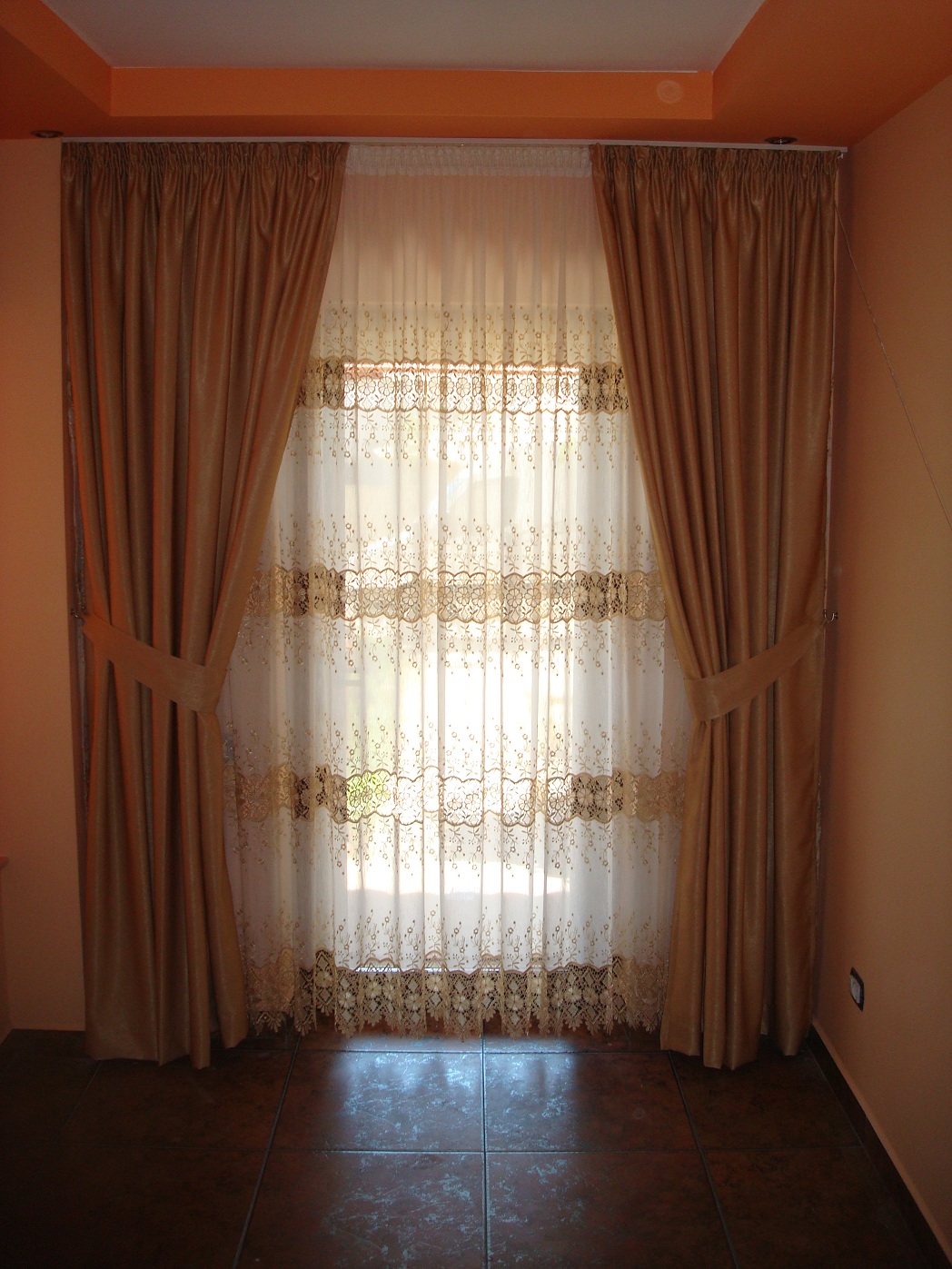 Perdele și draperii pentru livinguri și sufragerii 28