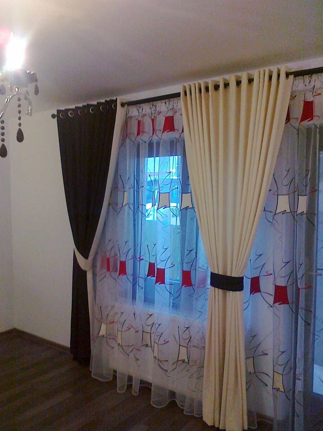 Perdele și draperii pentru livinguri și sufragerii 10